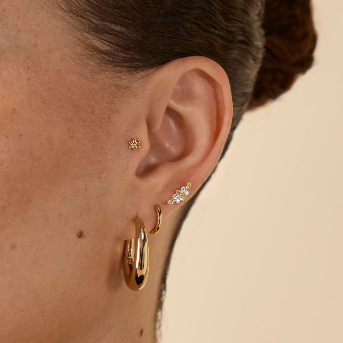 Tragus worn imagery sort