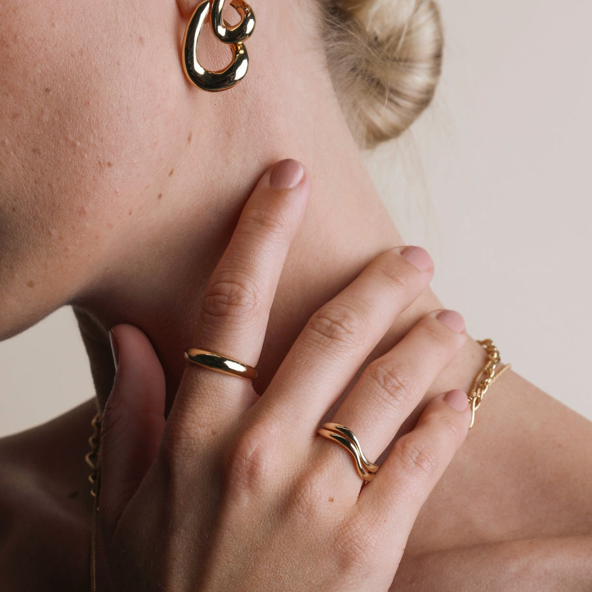 Simple Stacking rings