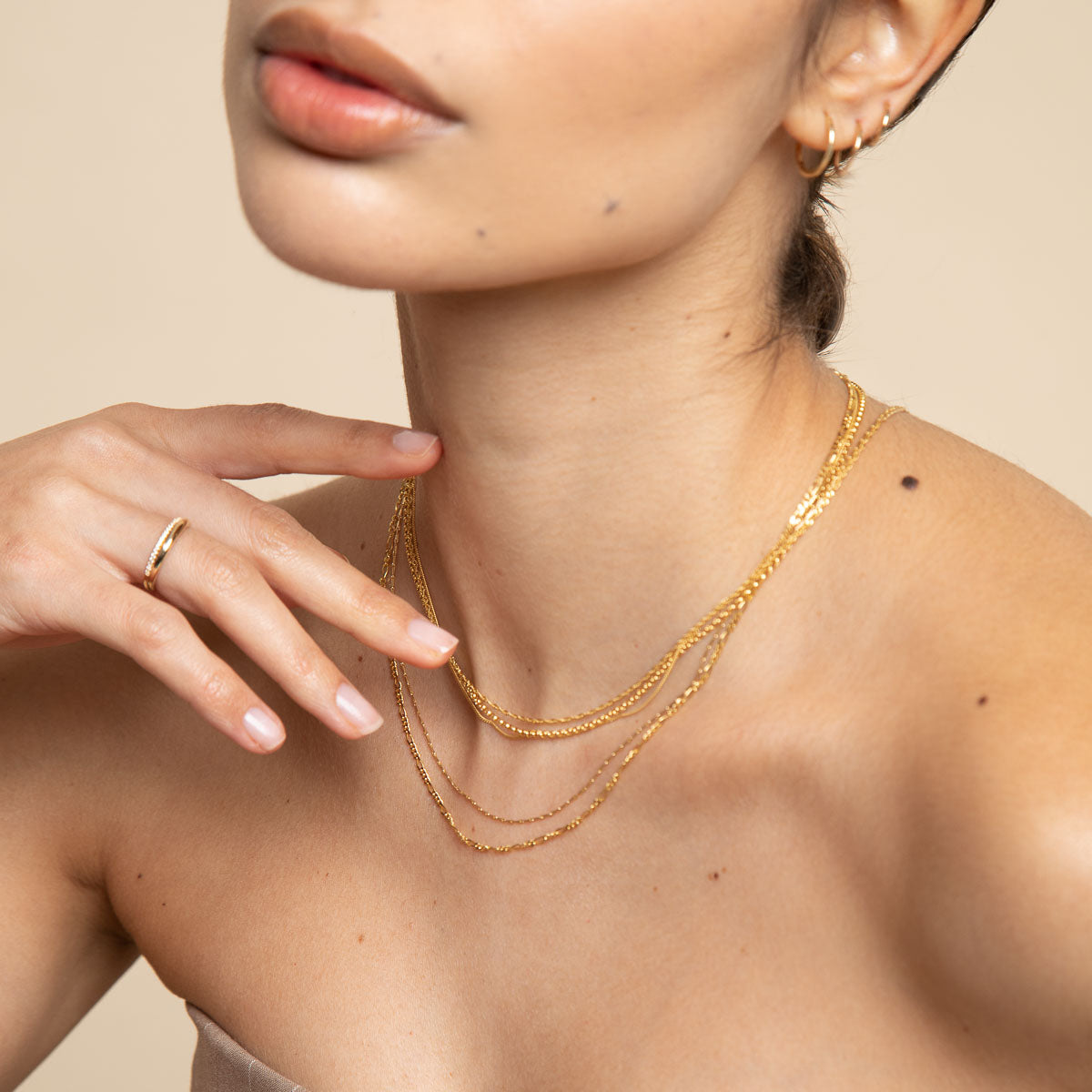 Gold Necklaces - Chelsea Story Chain Necklace in Solid Gold - Story Chain - Astrid & Miyu