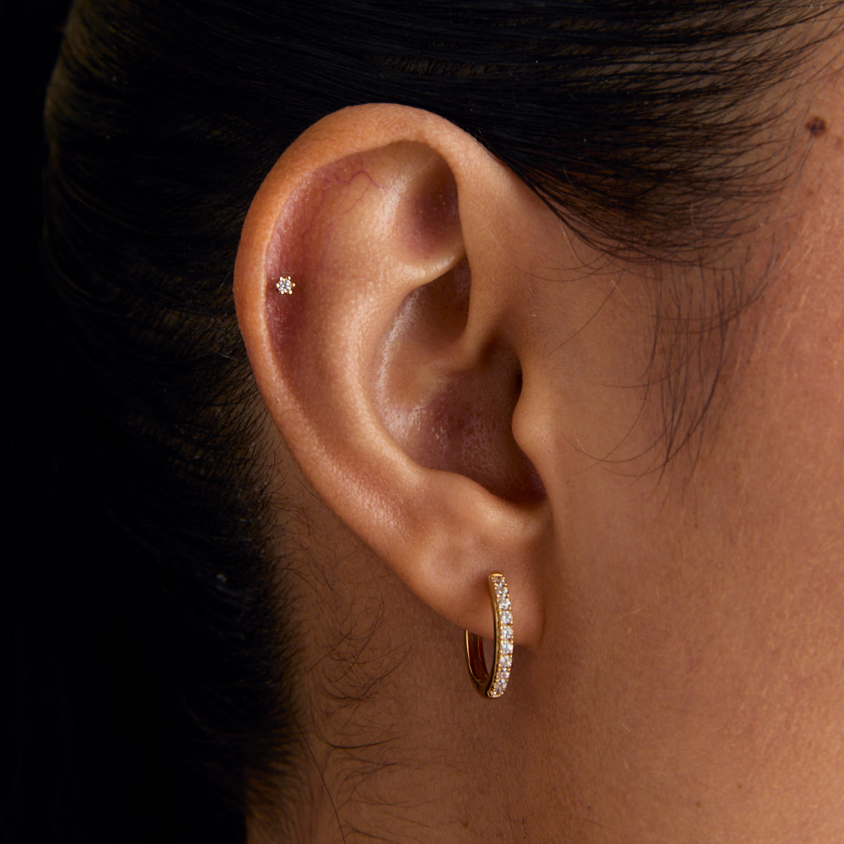 Flora Tiny Barbell in Gold