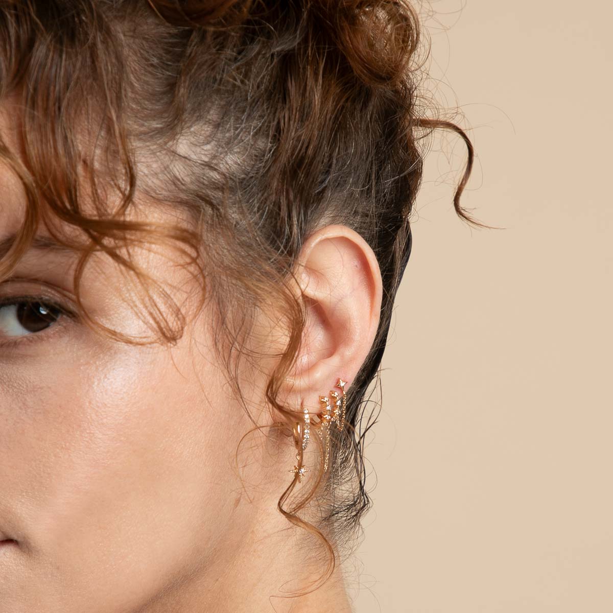 Cosmic Star Chain Stud Earrings in Gold