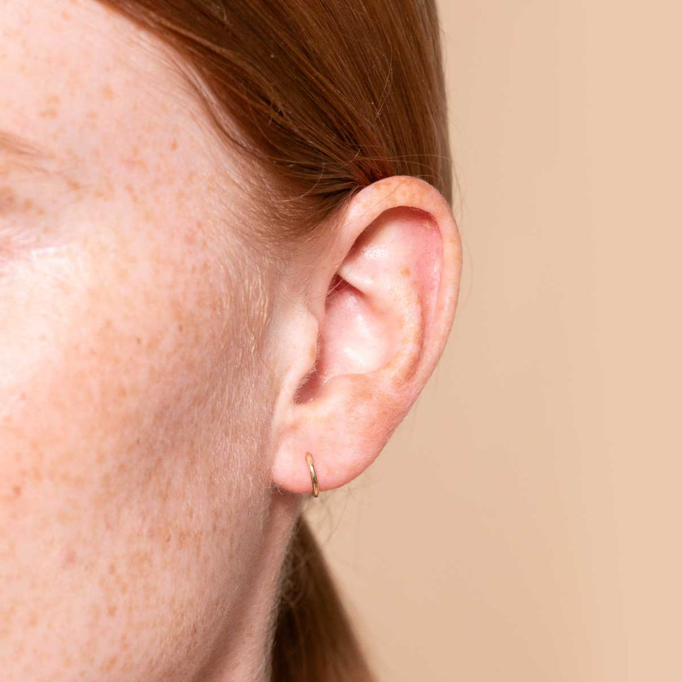 Seamless Hoop 1mm in Solid Gold