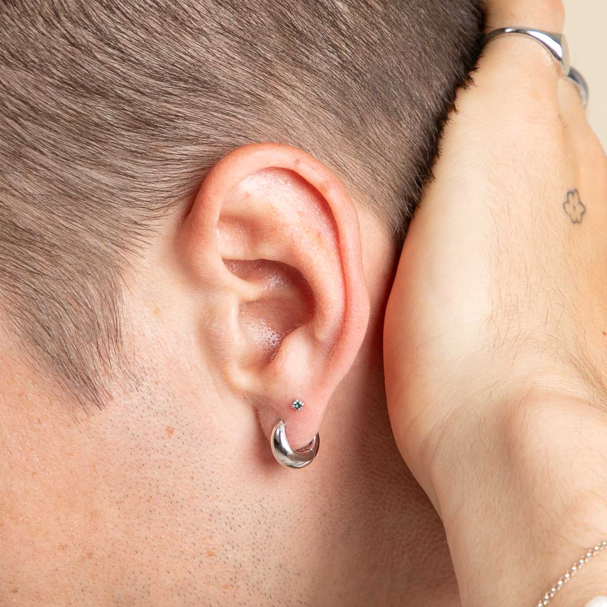 Dome Huggies in Silver