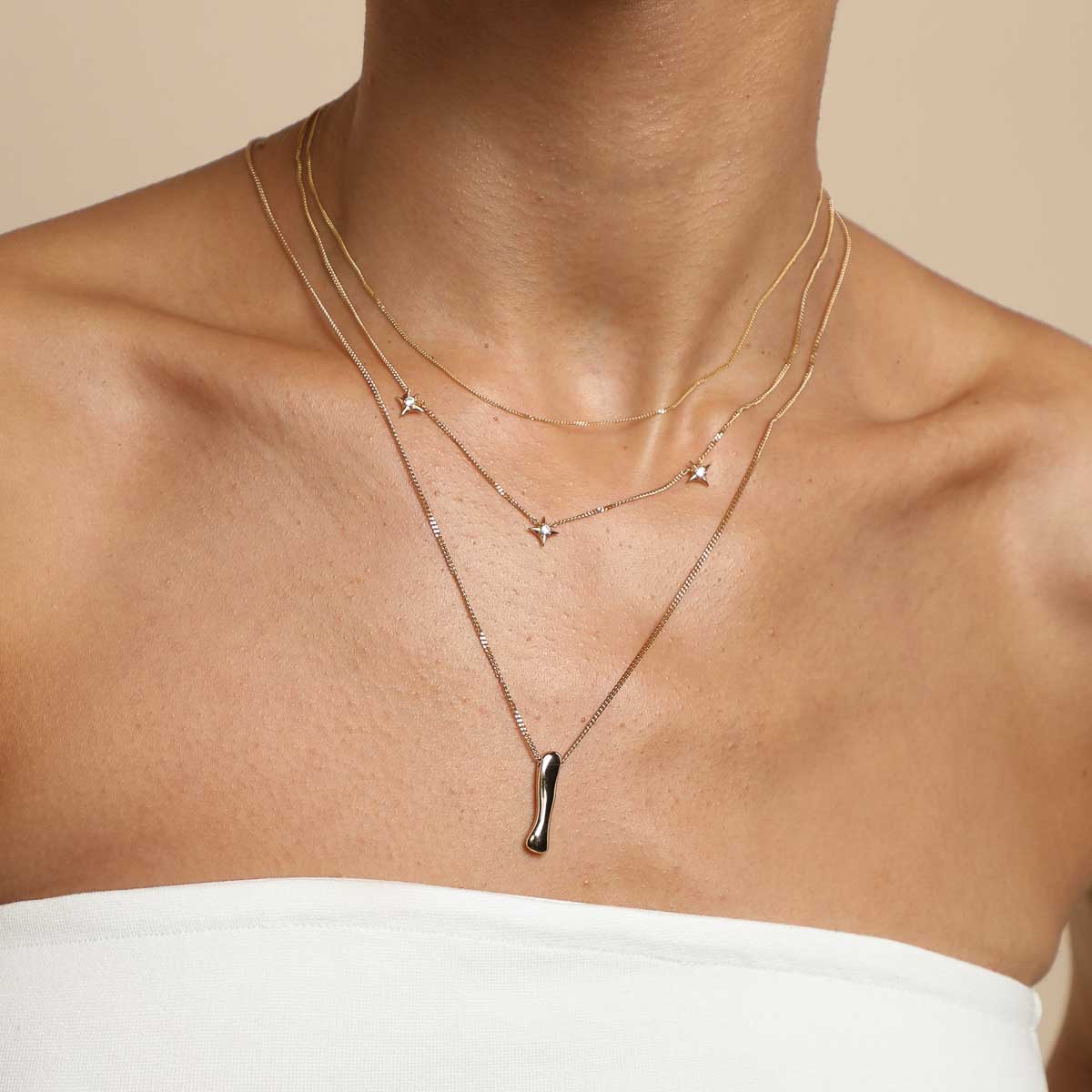 I Initial Bold Pendant Necklace in Gold