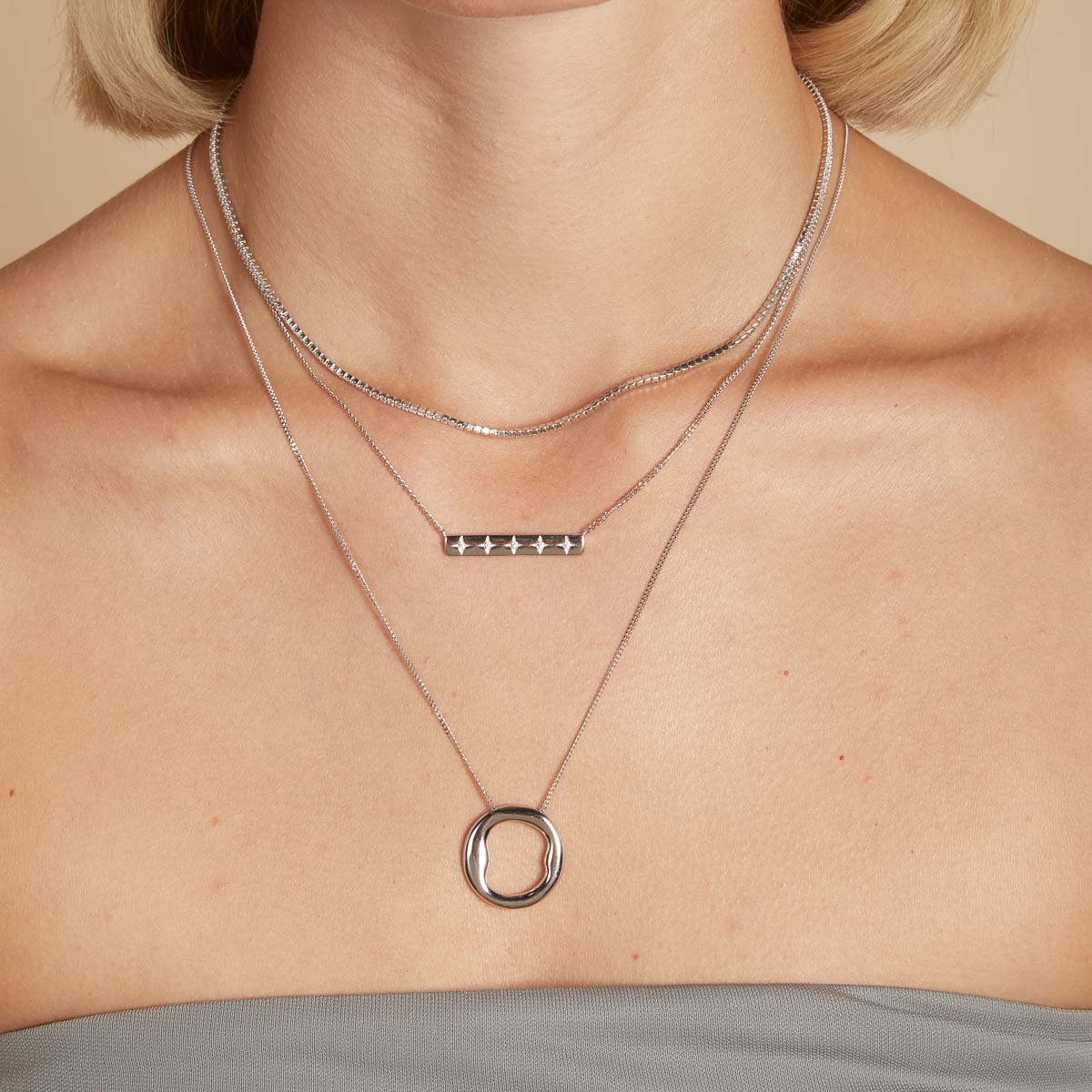 O Initial Bold Pendant Necklace in Silver