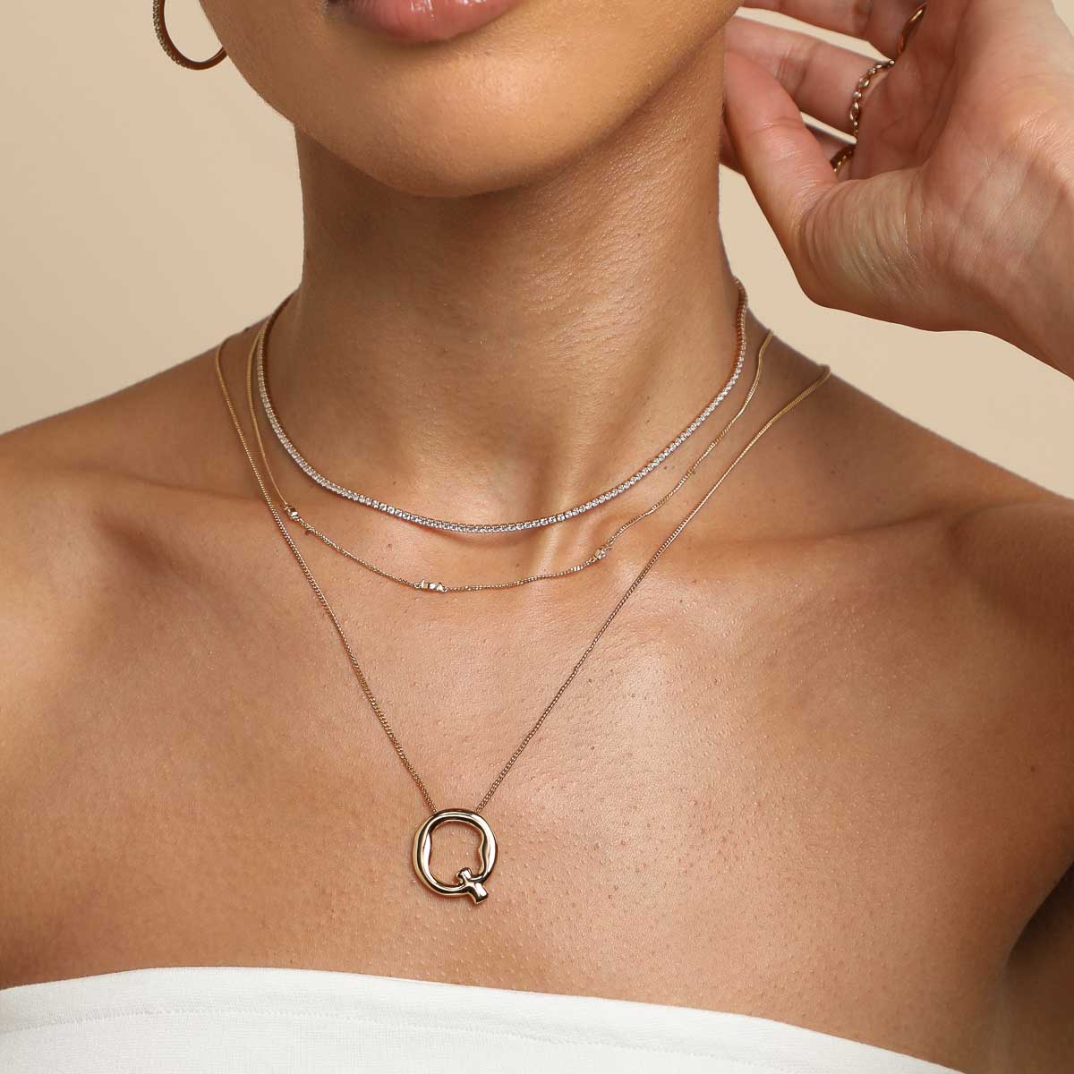 Q Initial Bold Pendant Necklace in Gold