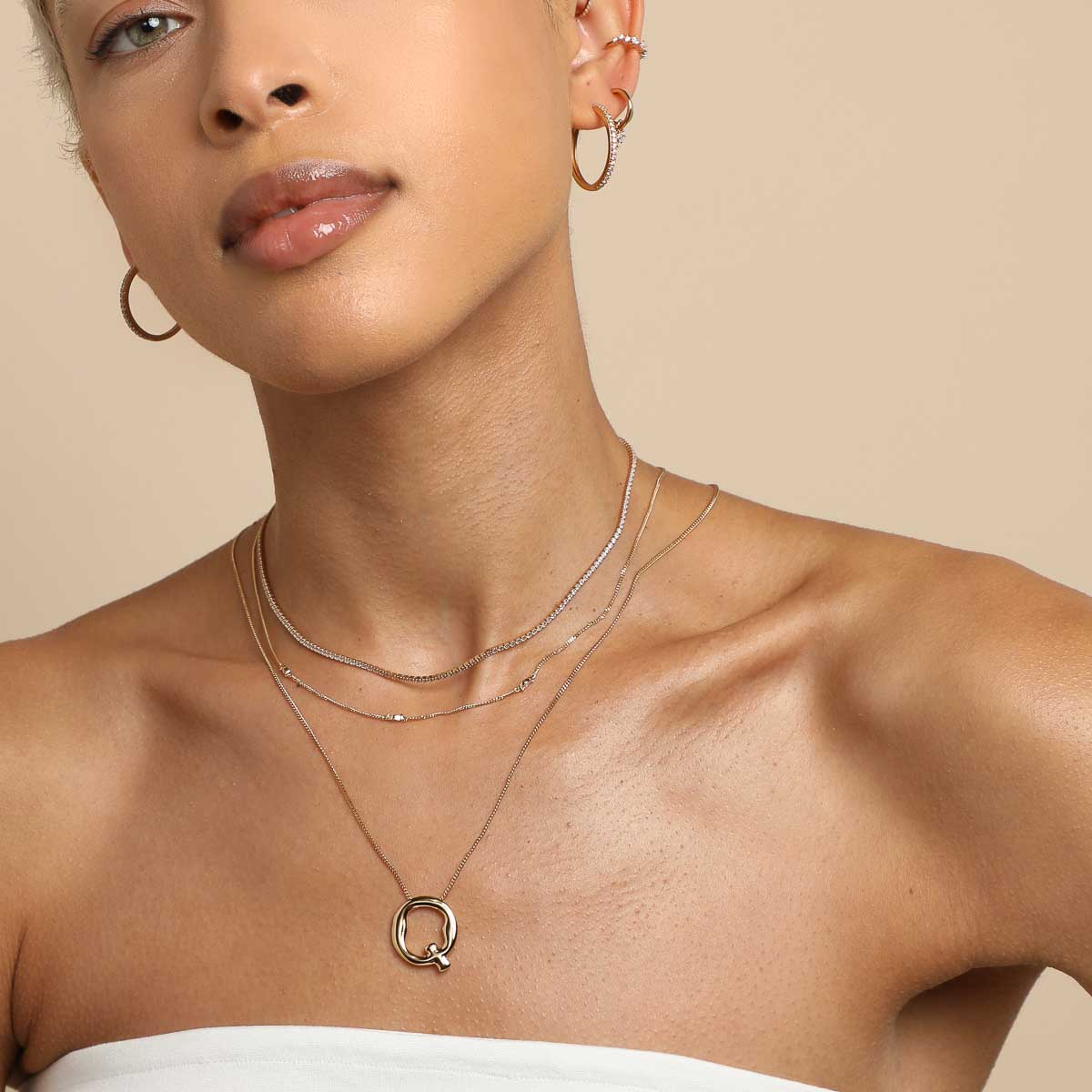 Q Initial Bold Pendant Necklace in Gold