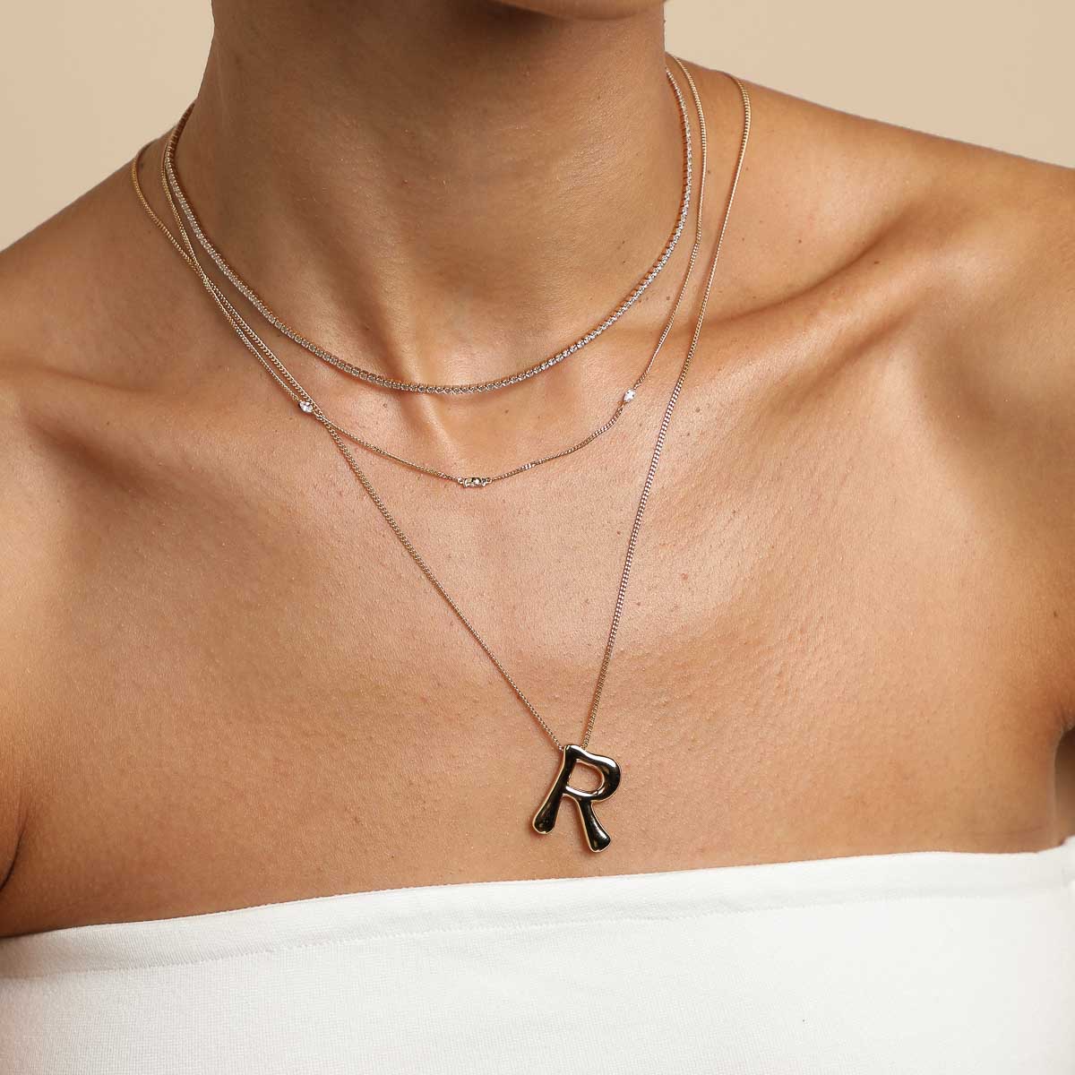R Initial Bold Pendant Necklace in Gold