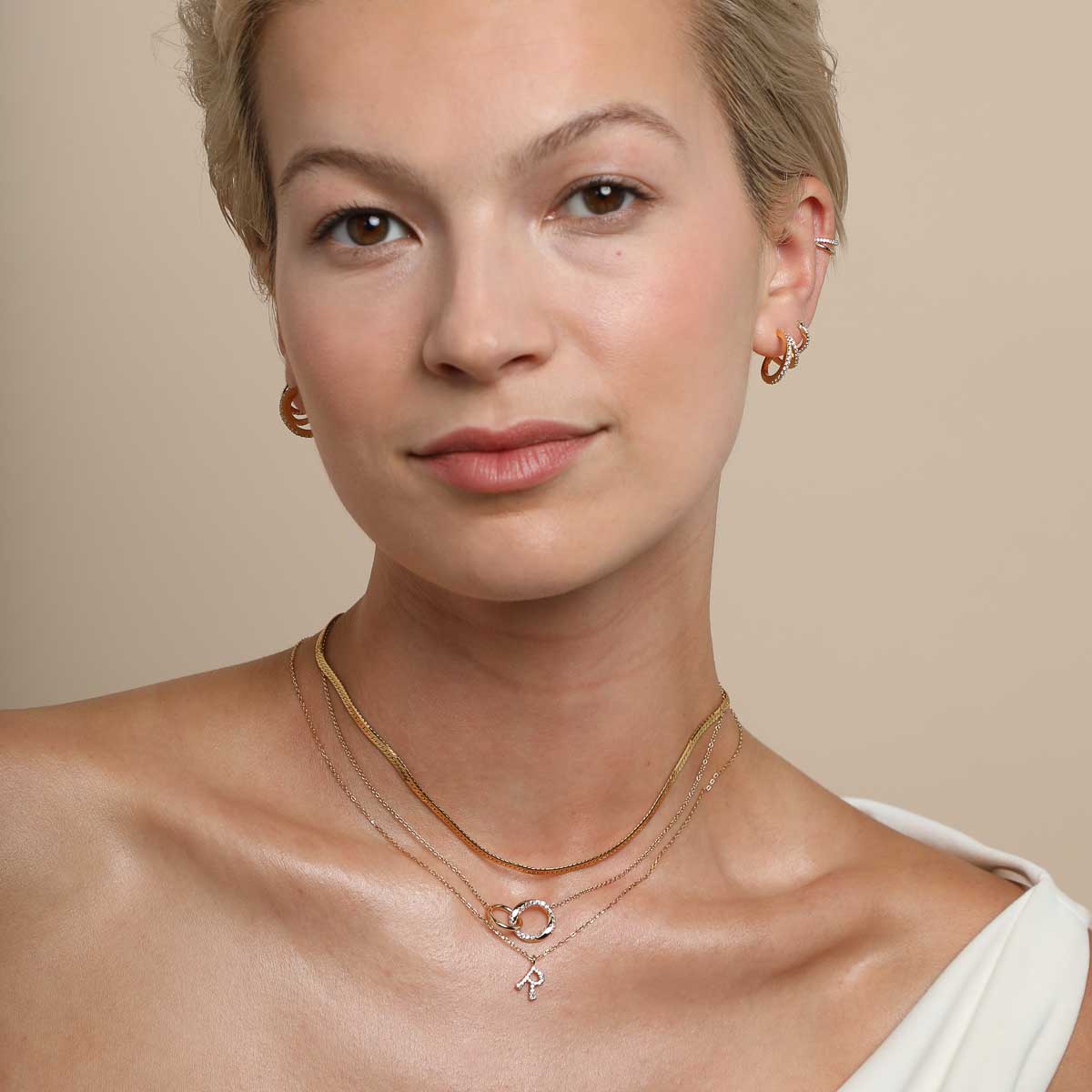 R Initial Pavé Pendant Necklace in Gold