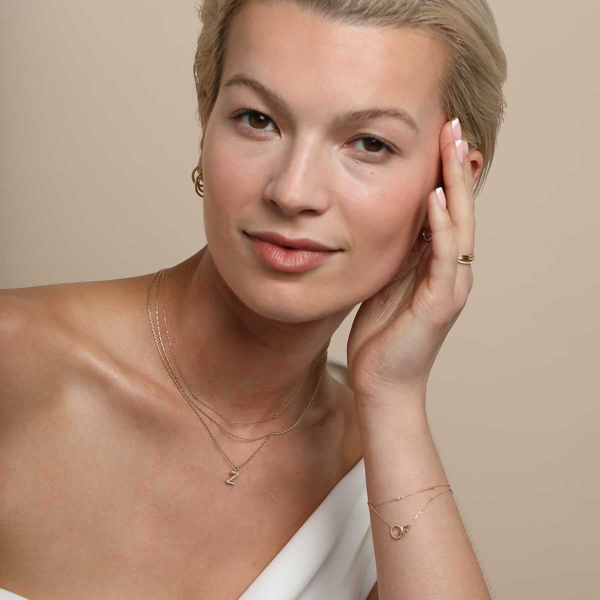 Z Initial Pavé Pendant Necklace in Gold