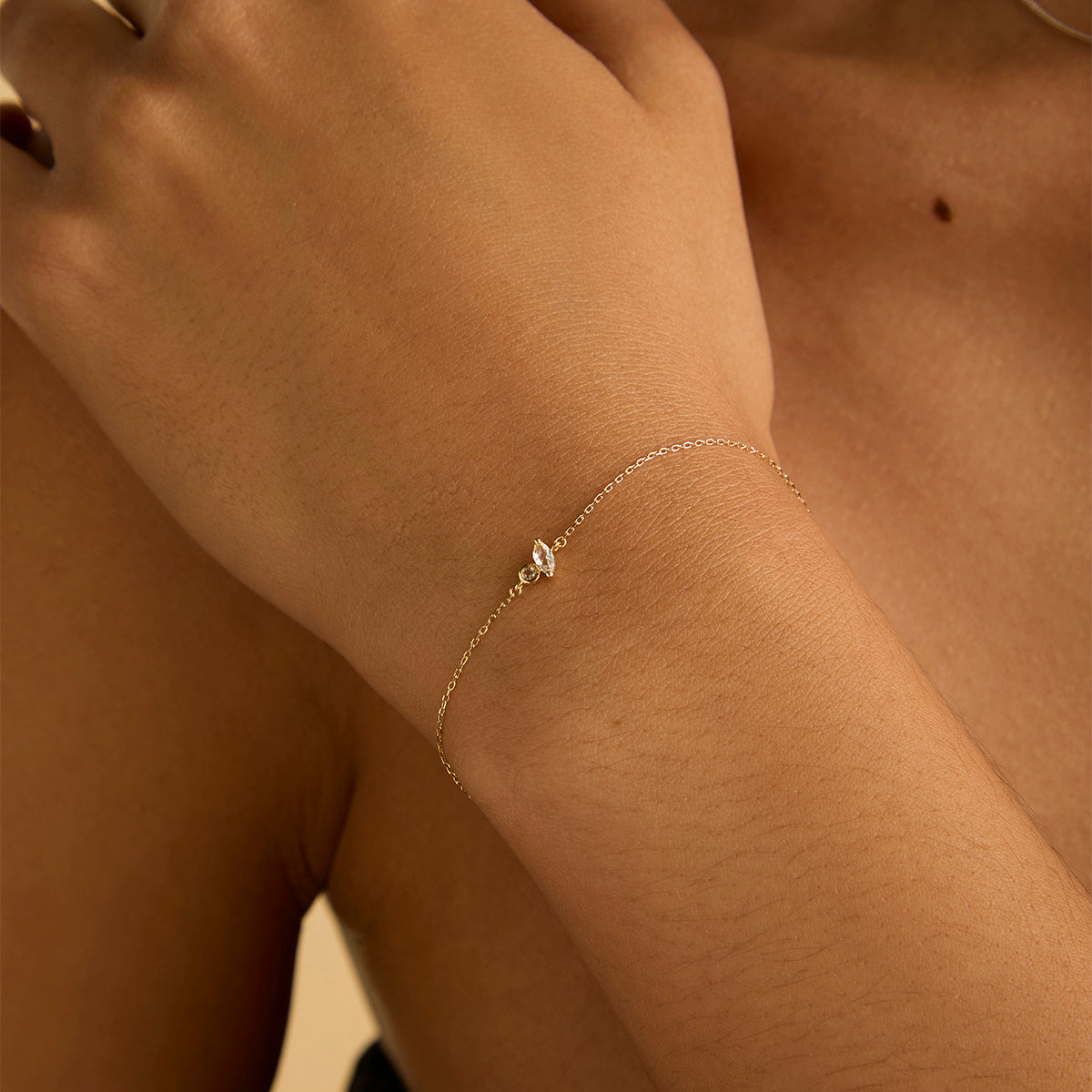 White Topaz Cluster Bracelet in 9k Gold