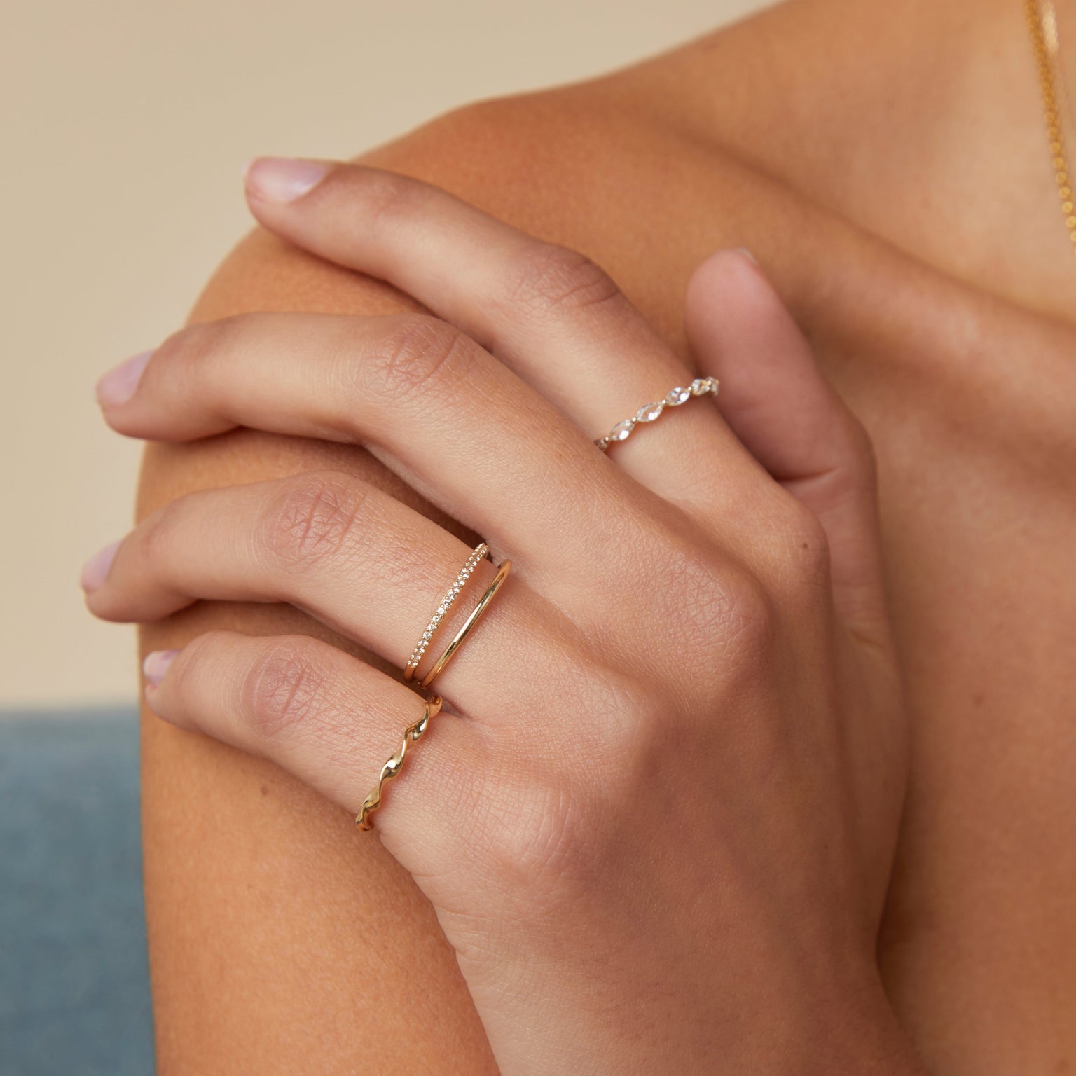 Twist Band Ring in Solid Gold