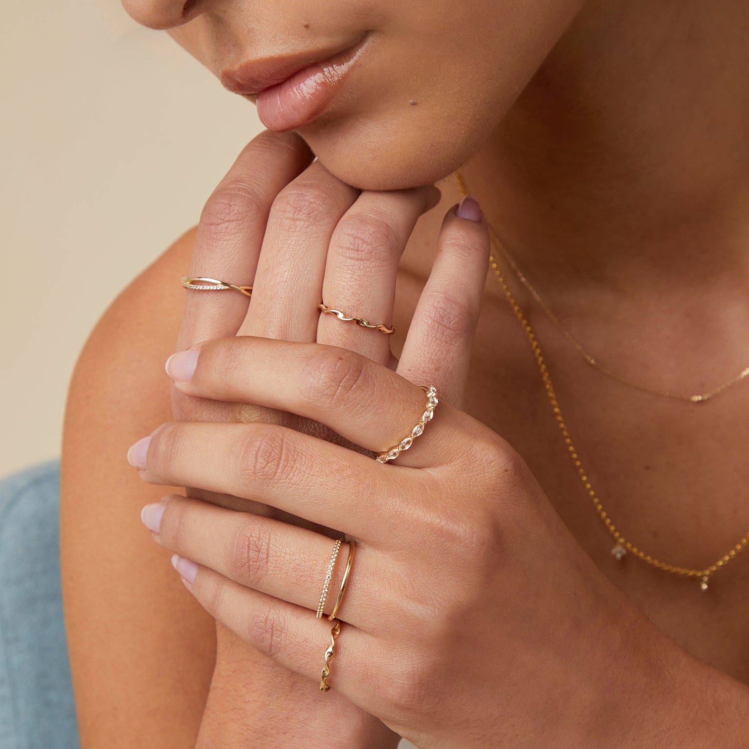 Twist Band Ring in Solid Gold