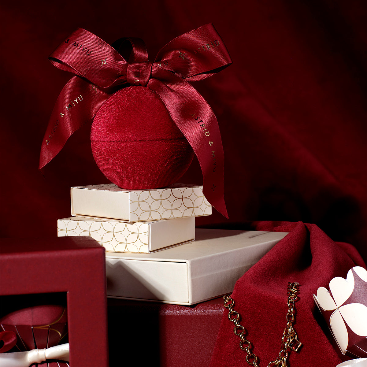 Star Bracelet Ornament Bauble in Silver