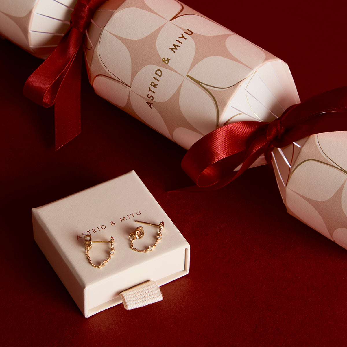 Star Trail Studs Cracker in Gold