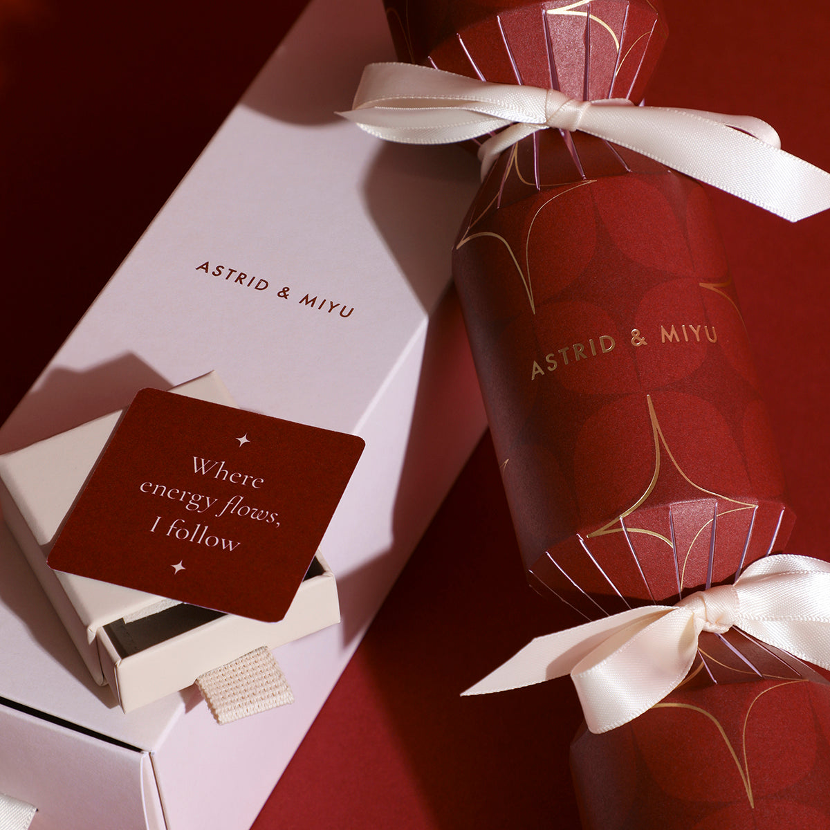 Magic Charm Studs Cracker in Gold