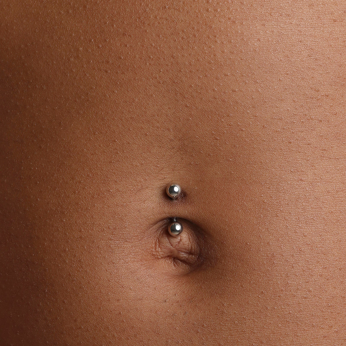 Essential Ball Titanium Belly Bar in Silver