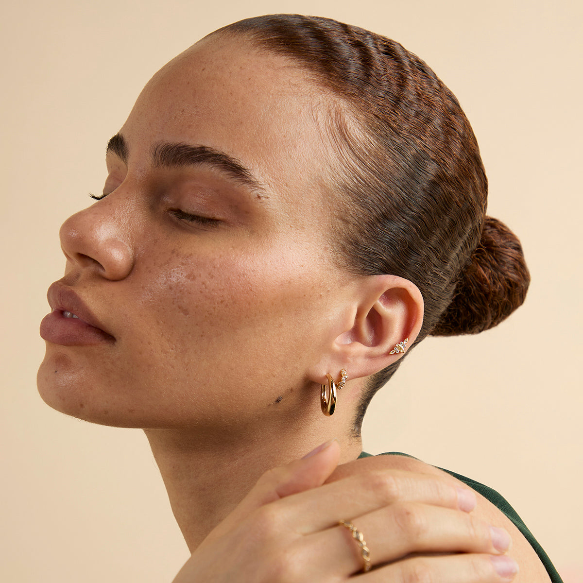 Yellow Cluster Titanium Piercing Stud in Gold