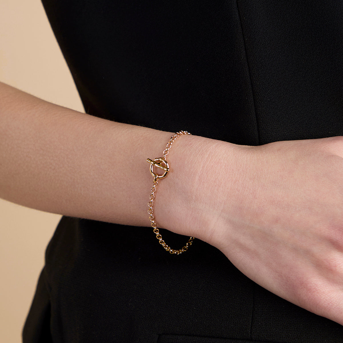 T-Bar Chain Bracelet in Gold