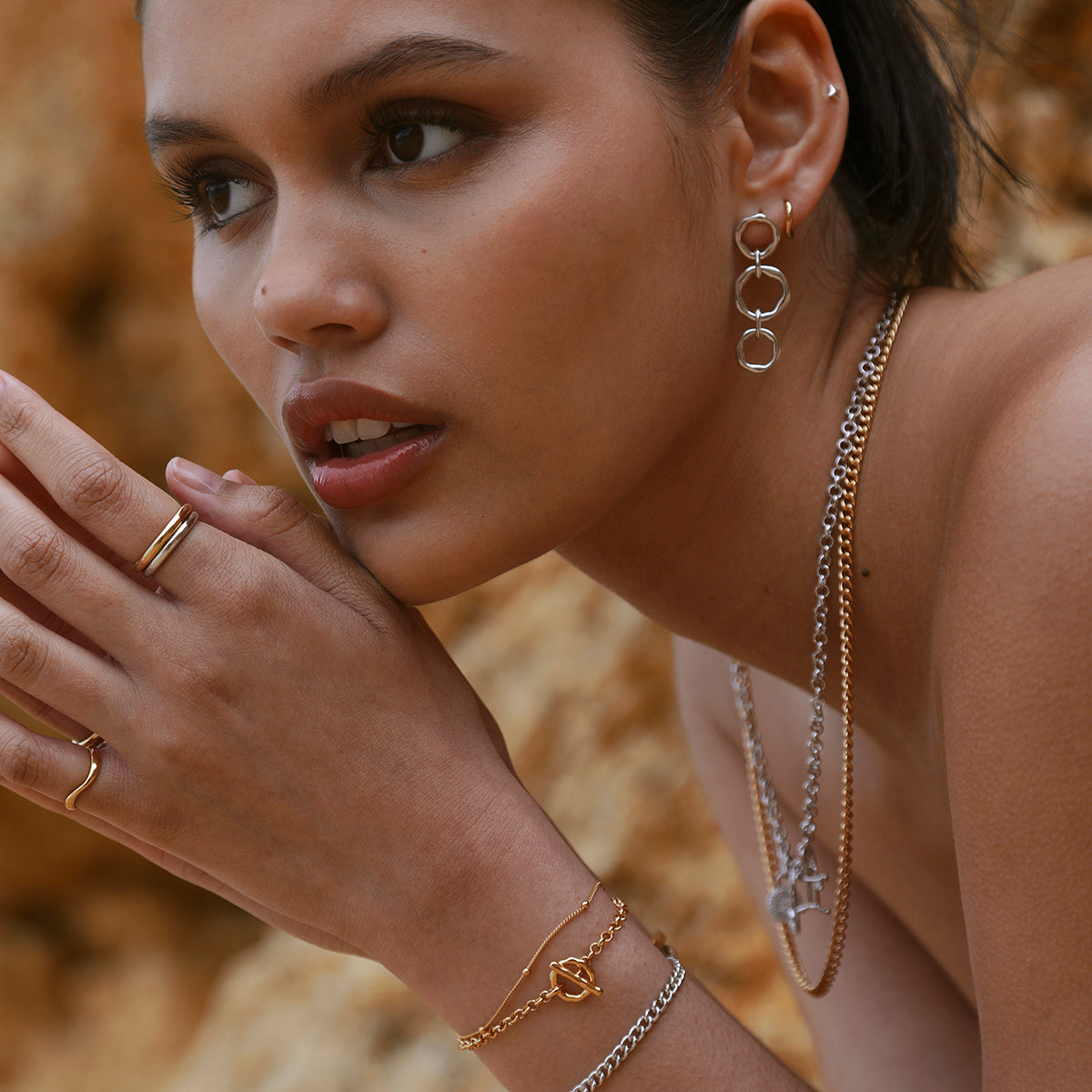 T-Bar Chain Bracelet in Gold