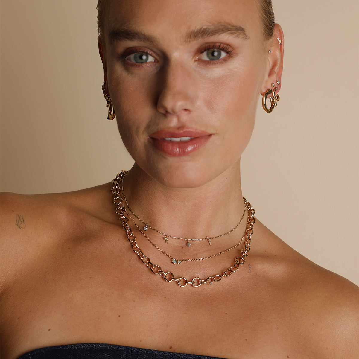 Opal Bezel Pendant Necklace in Gold