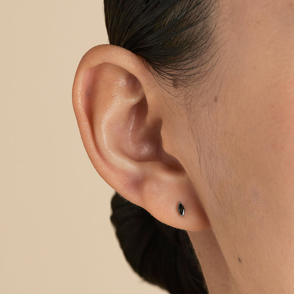 Black Crystal Marquise Titanium Piercing Stud in Platinum-Astrid & Miyu