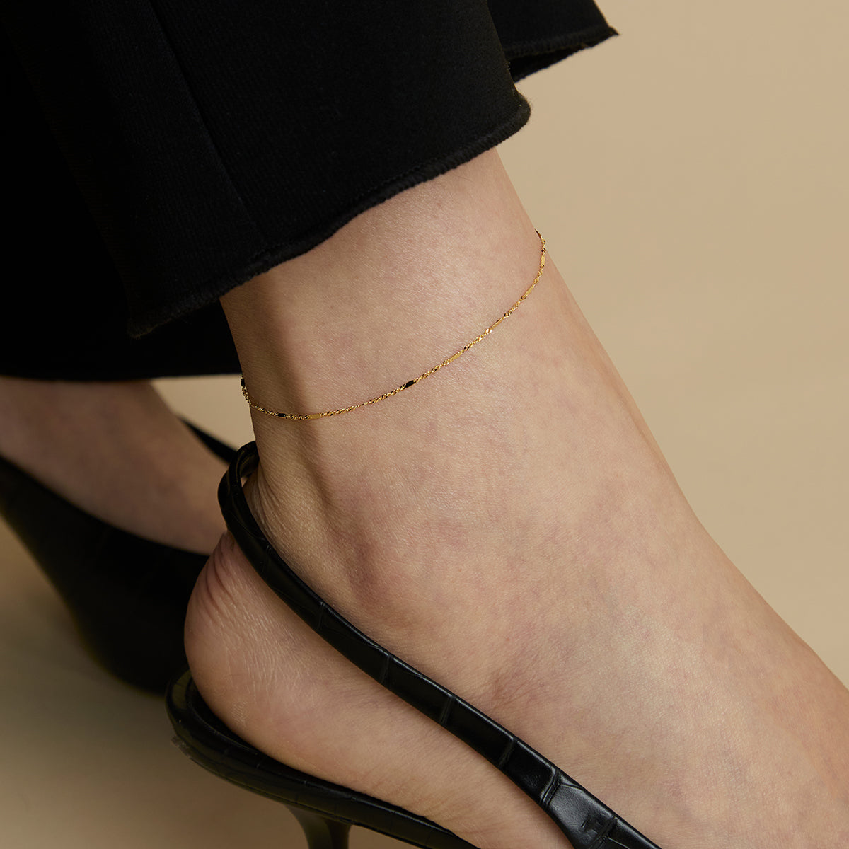 Astrid Story Chain Anklet in Solid Gold