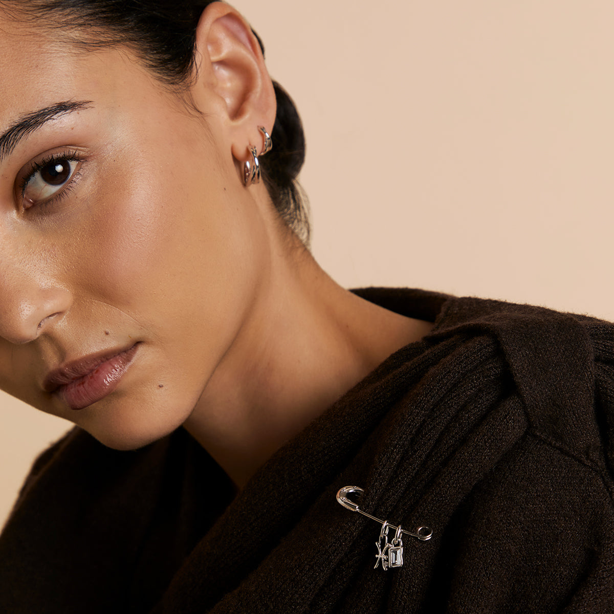 Charm Pin Brooch in Silver-Astrid & Miyu