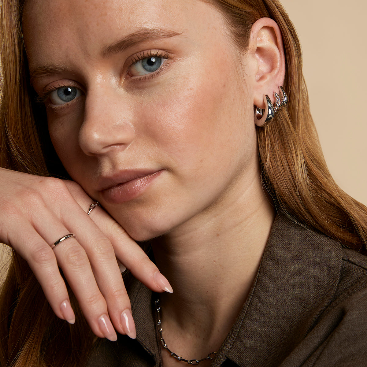 Hardware Link Hoops in Silver-Astrid & Miyu