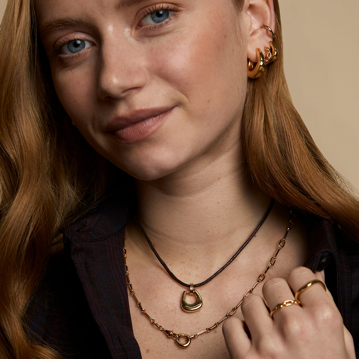 Saddle Small Hoops in Gold-Astrid & Miyu