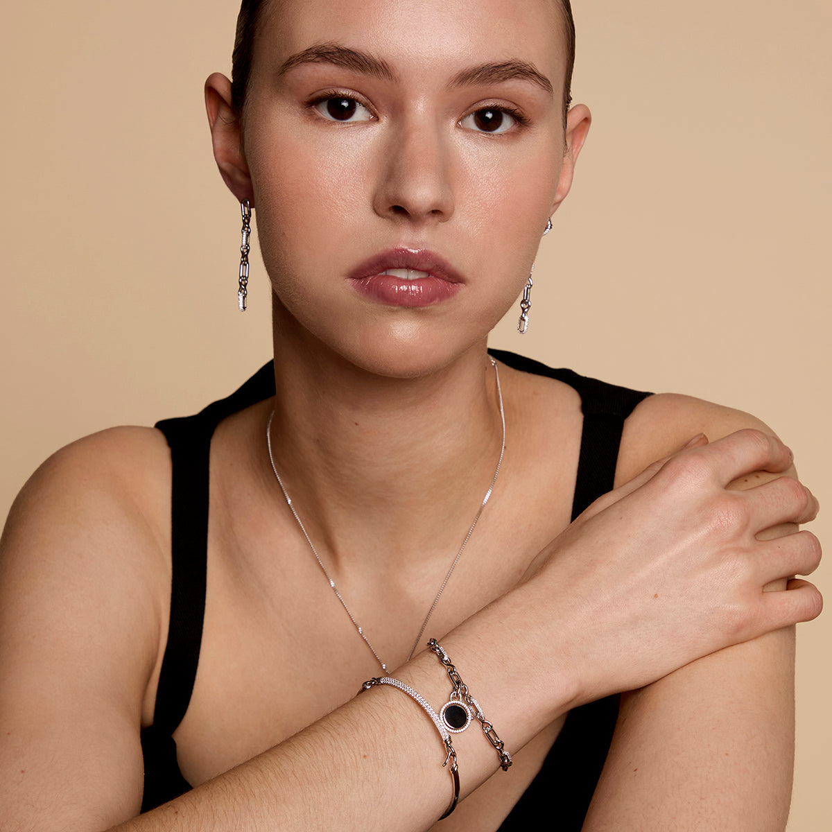 Pavé Knot Bangle in Silver