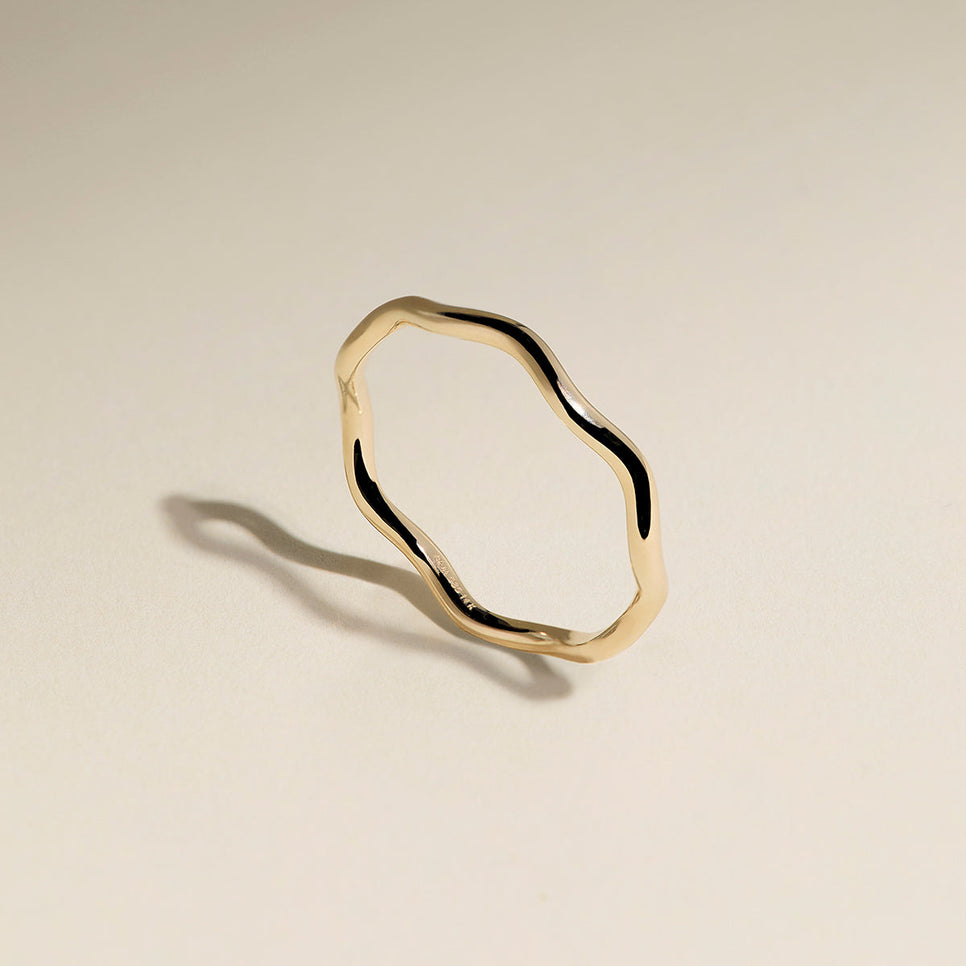 Scalloped Band Ring in Solid Gold-Astrid & Miyu