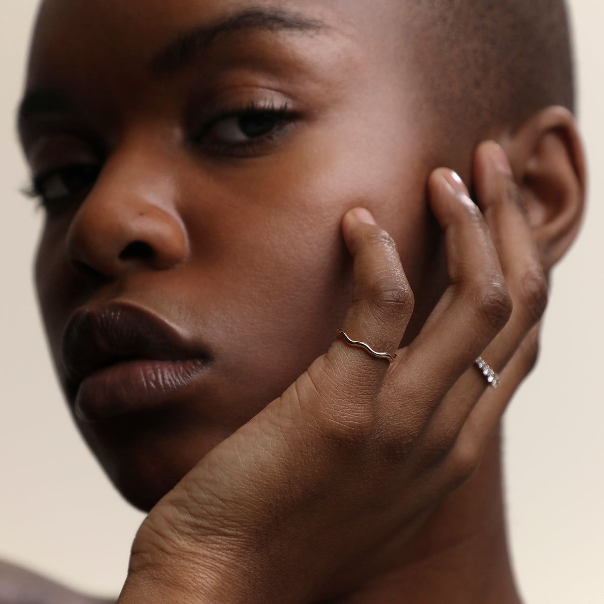 Scalloped Band Ring in Solid Gold-Astrid & Miyu