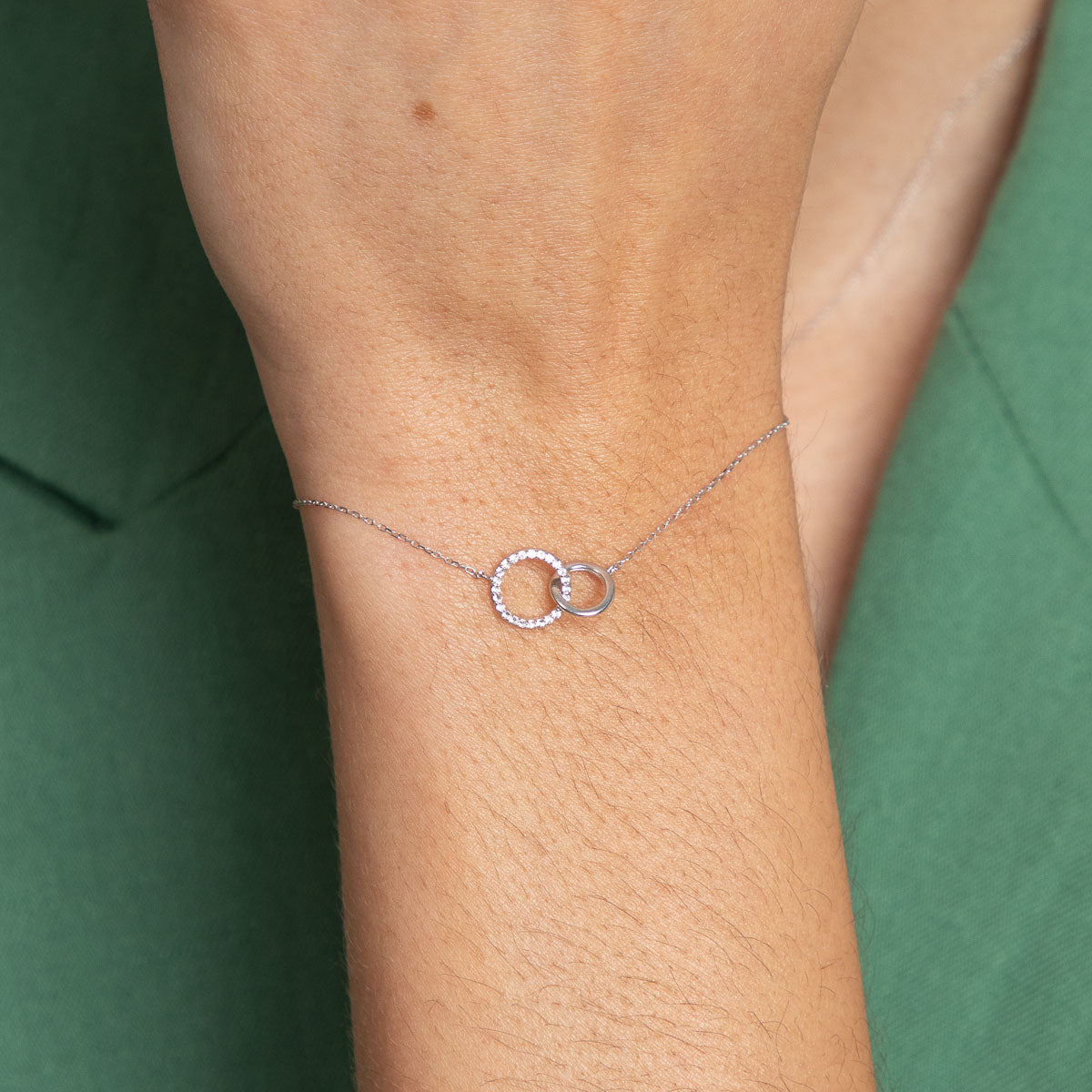 Orbit Topaz Gift Set in Solid White Gold