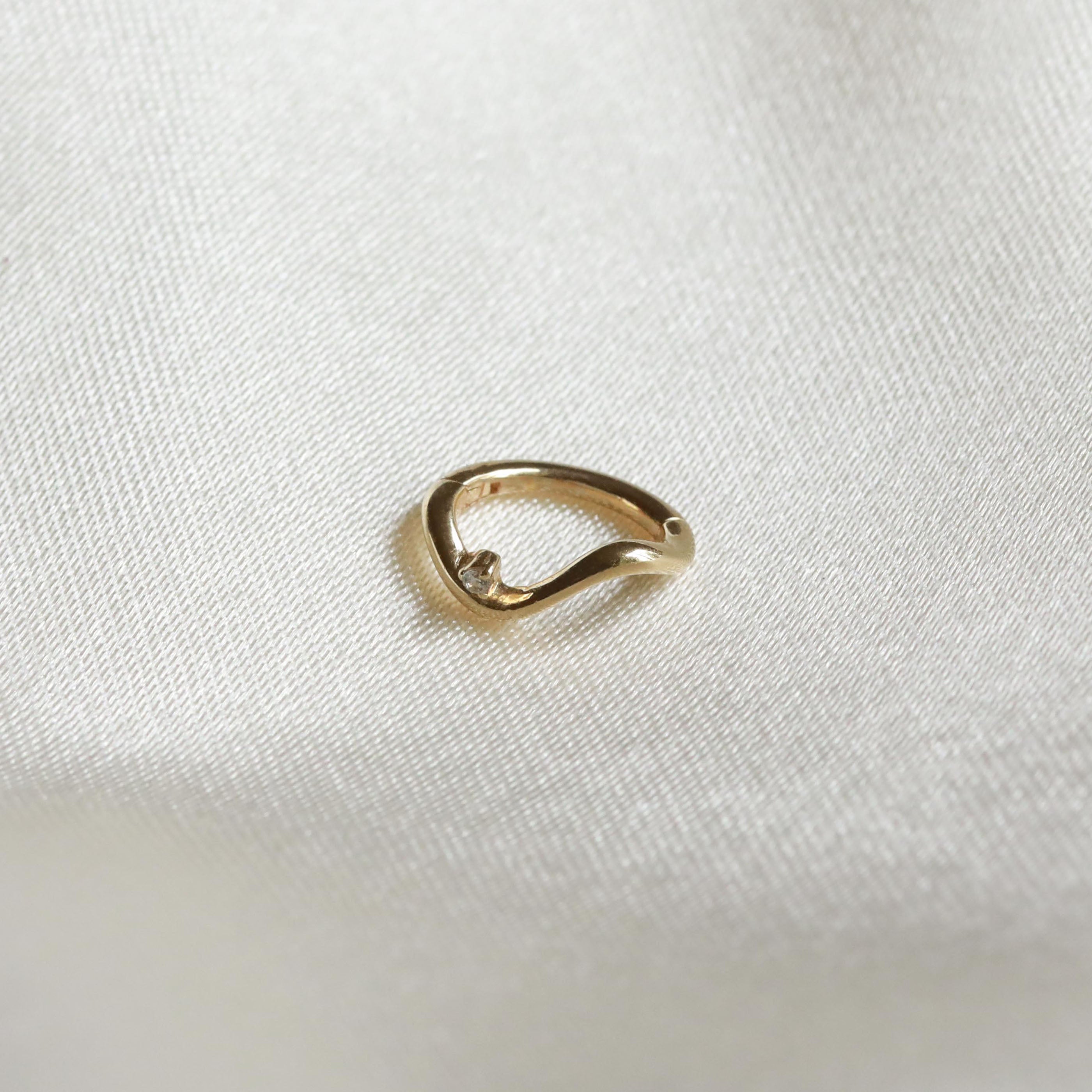 Solid Gold Wave Rook Hoop