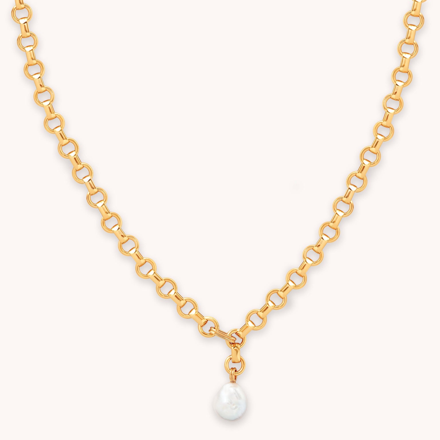 AM22-ENER-N-PL-G 2800 × 2800px Pearl Link Chain Necklace in Gold