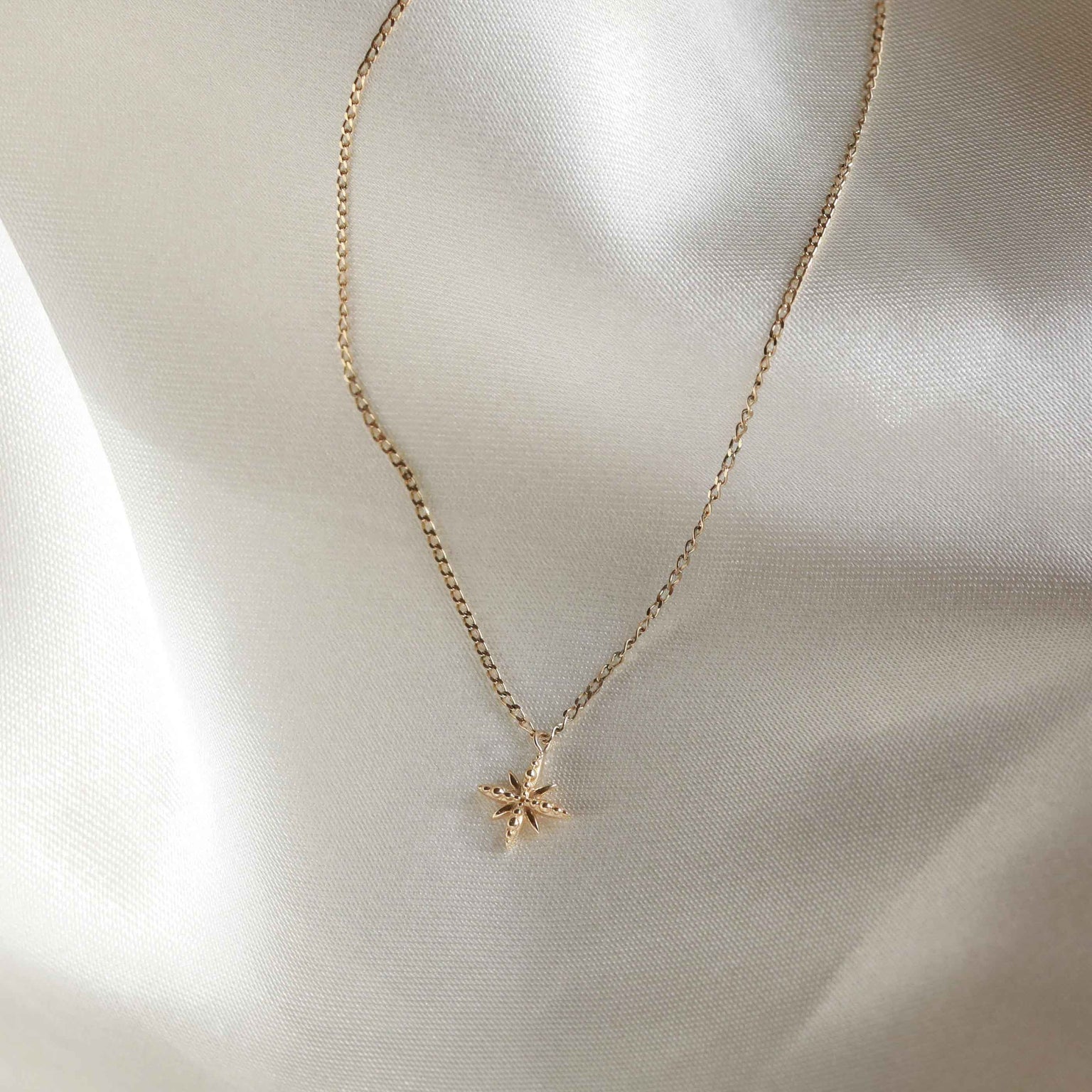 Twilight Pendant Necklace in Solid Gold