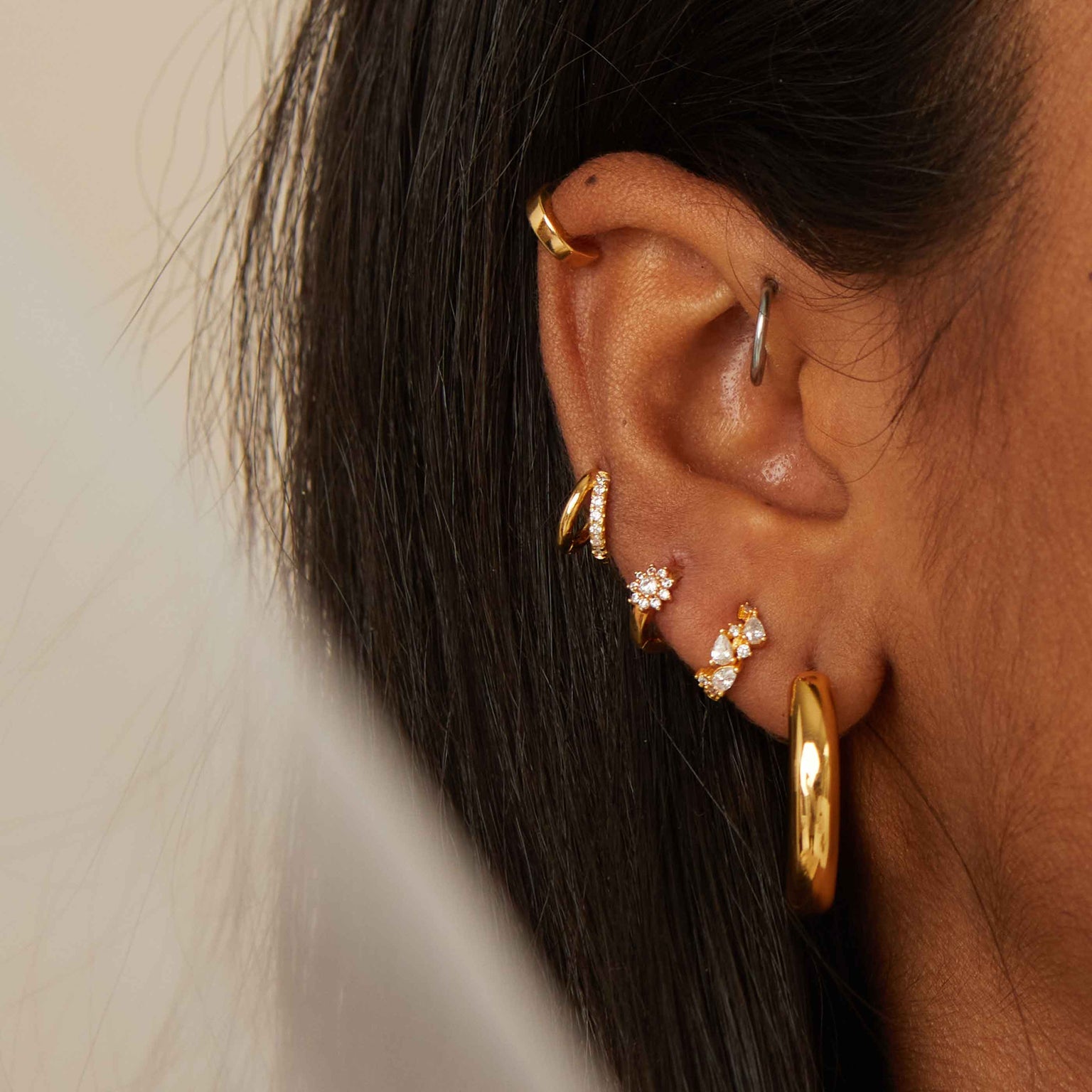 Illusion Crystal Hoop 6.5mm in Gold