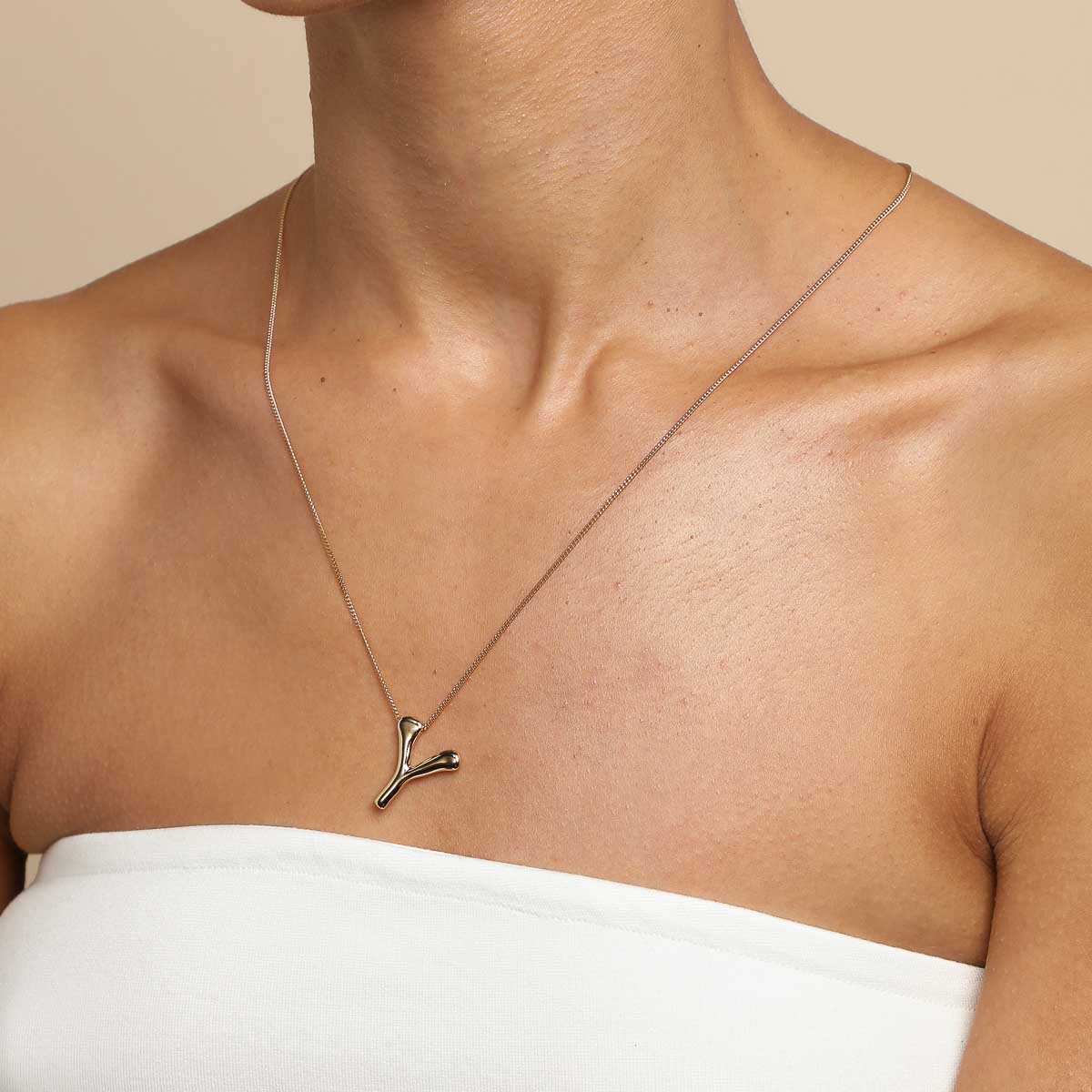 18k Gold Plated Jewellery - Y Initial Bold Pendant Necklace in Gold - Pendant Necklace - Astrid &amp; Miyu