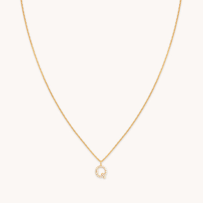 Q Initial Pavé Pendant Necklace in Gold