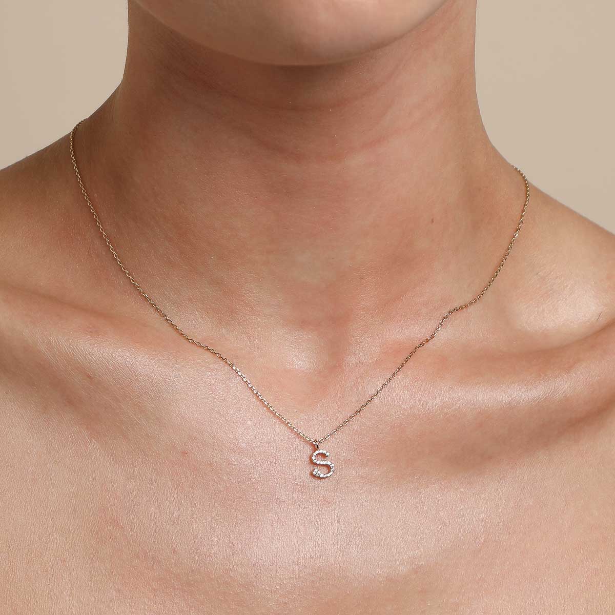 18k Gold Plated Jewellery - S Initial Pavé Pendant Necklace in Gold - Pendant Necklace - Astrid &amp; Miyu