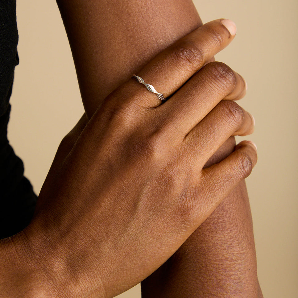 Twist Band Ring in Silver