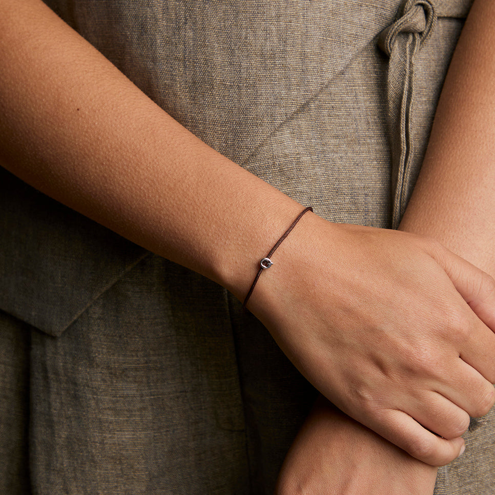 Q Initial Click Charm in Solid White Gold-Astrid &amp; Miyu