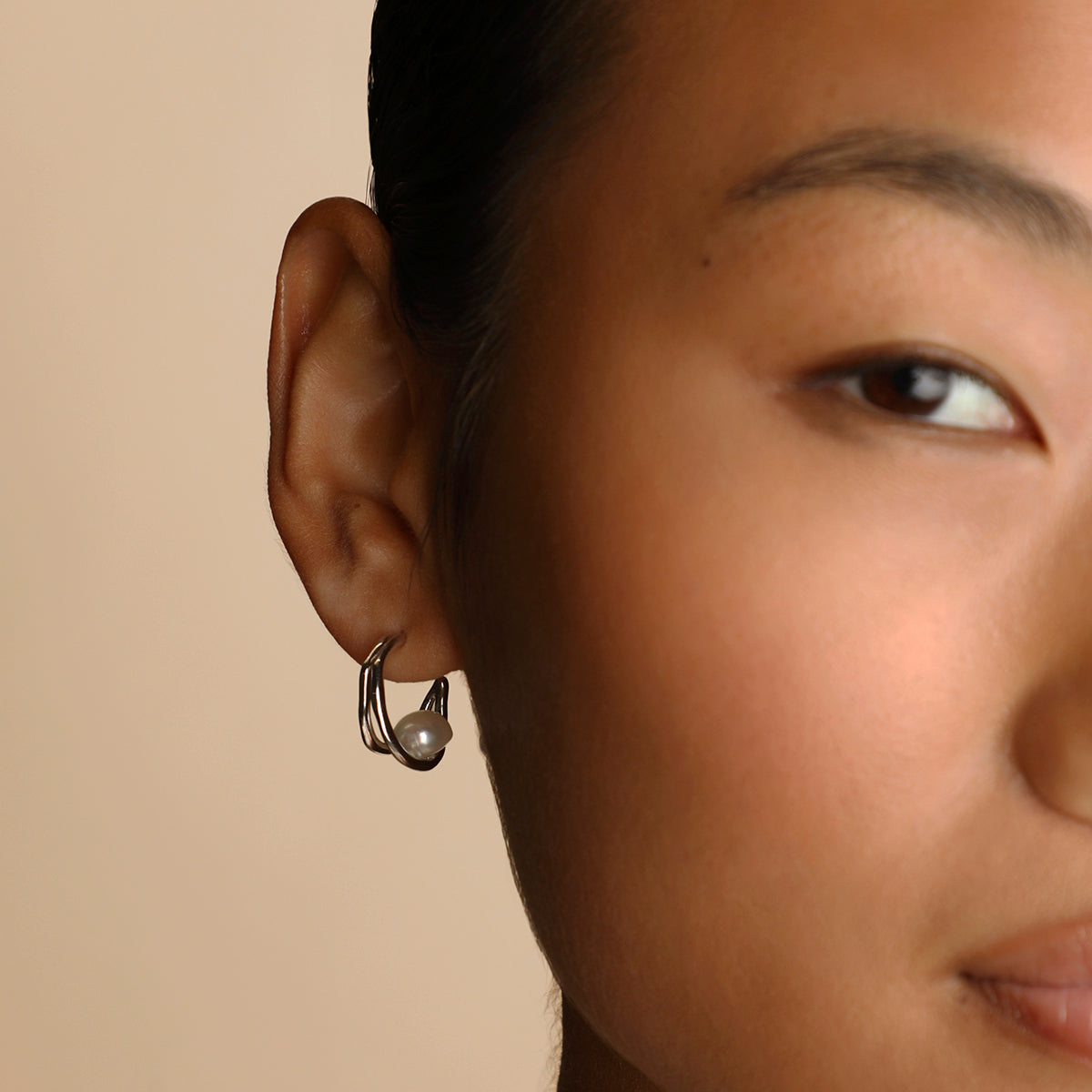 Molten Illusion Pearl Hoops in Silver