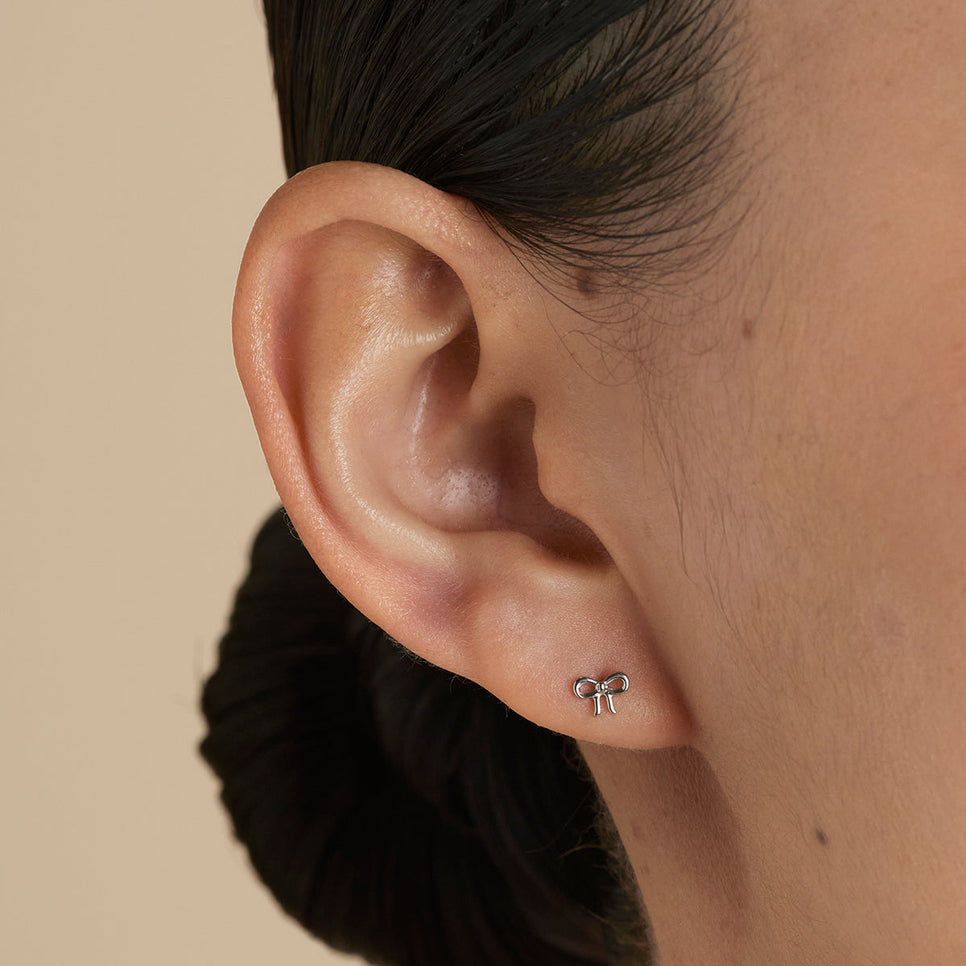 Bow Titanium Piercing Stud in Platinum-Astrid &amp; Miyu