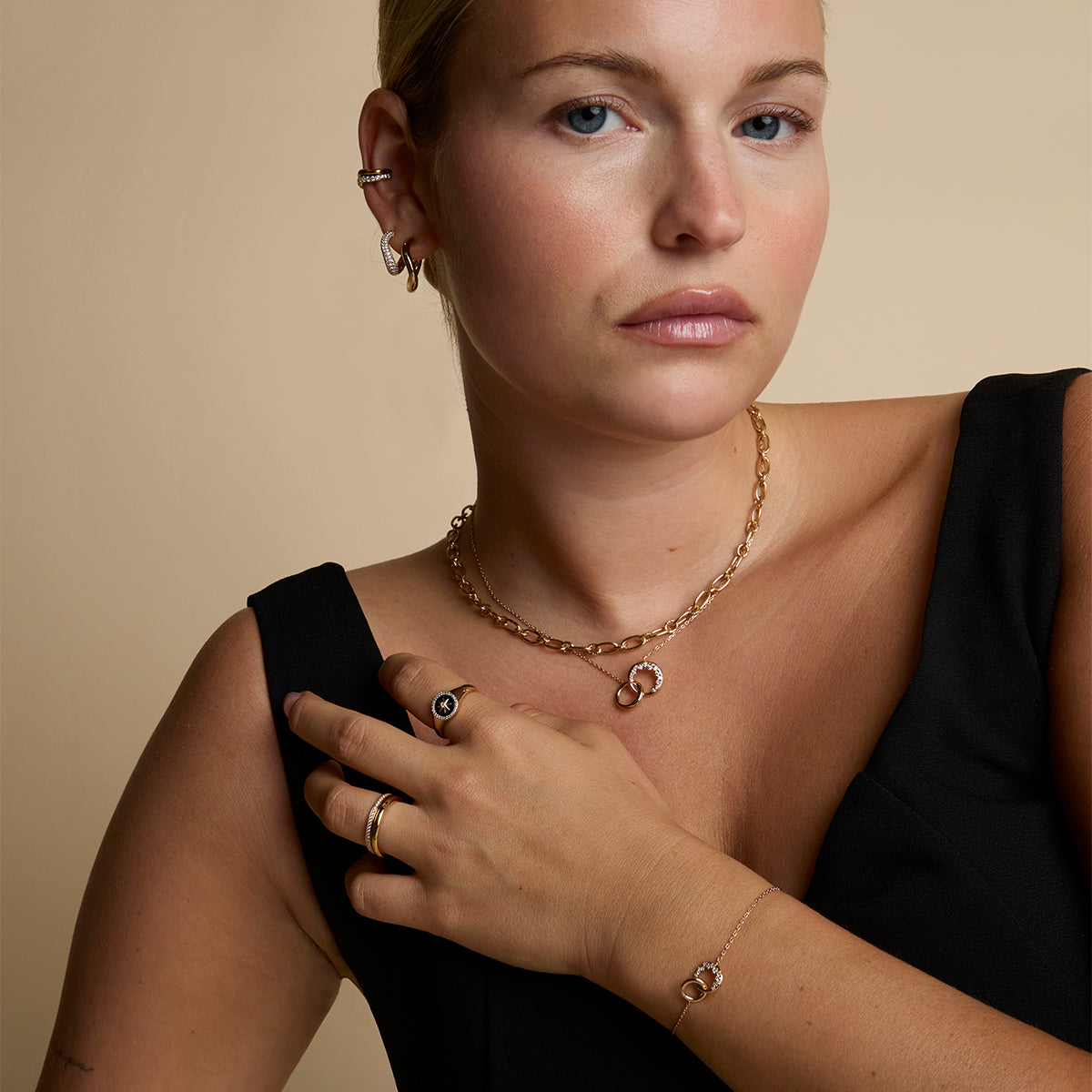 Orbit Crystal Pendant Bracelet in Gold