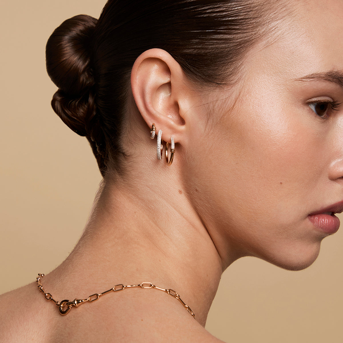 Pavé Essential Medium Hoops in Gold