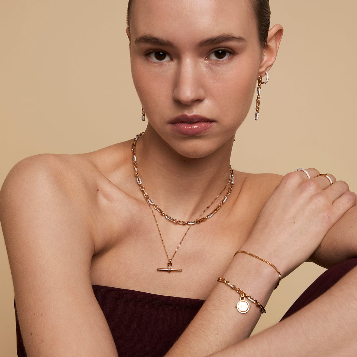 Hardware T-Bar Pendant Necklace in Gold