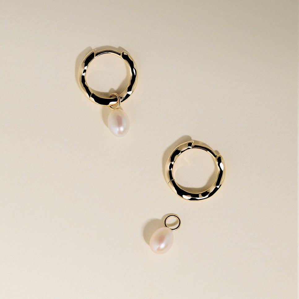 Scalloped Pearl Charm Huggies in Solid Gold-Astrid &amp; Miyu