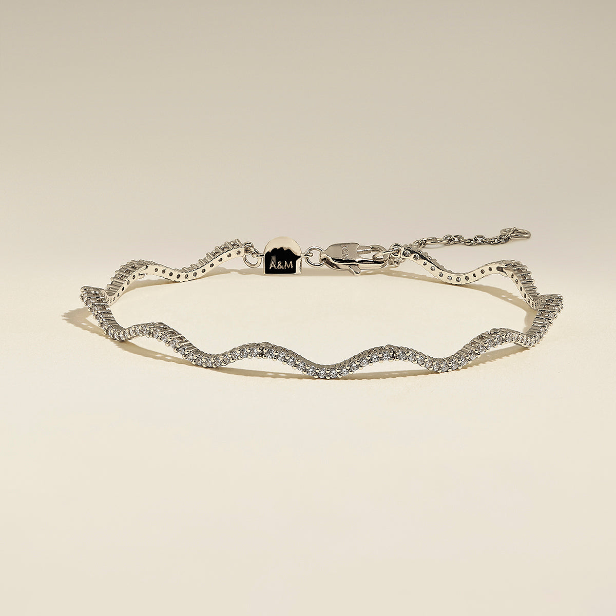 Scalloped Tennis Chain Bracelet in Silver-Astrid &amp; Miyu